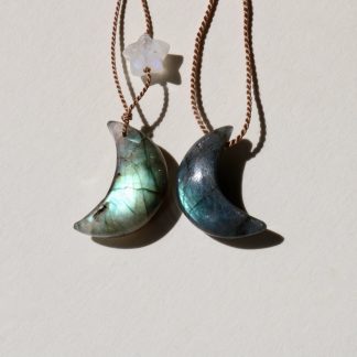 Collier Croissant de Lune en Labradorite et Etoile