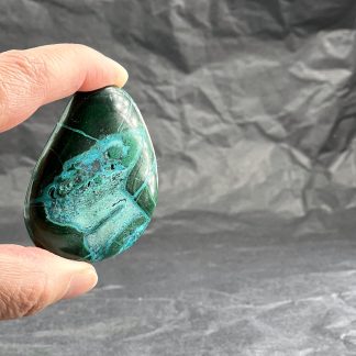 Galet Chrysocolle Malachite 59g environ